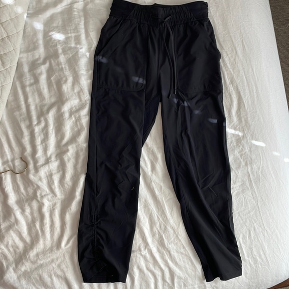 Lululemon dance studio crop - Picture 1 of 5